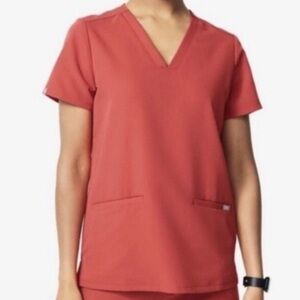 Figs Casma Clay scrub top